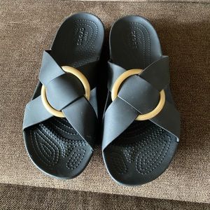 Crocs Serena Cross Band Slides Womens Size 9 Black Gold Slip On Sandals